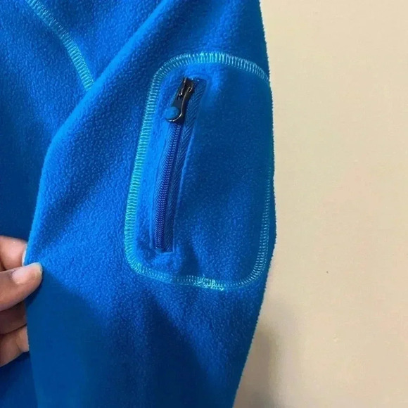 Teal 1/4 zip Under Armour fleece, size Small - Picture 3 of 8